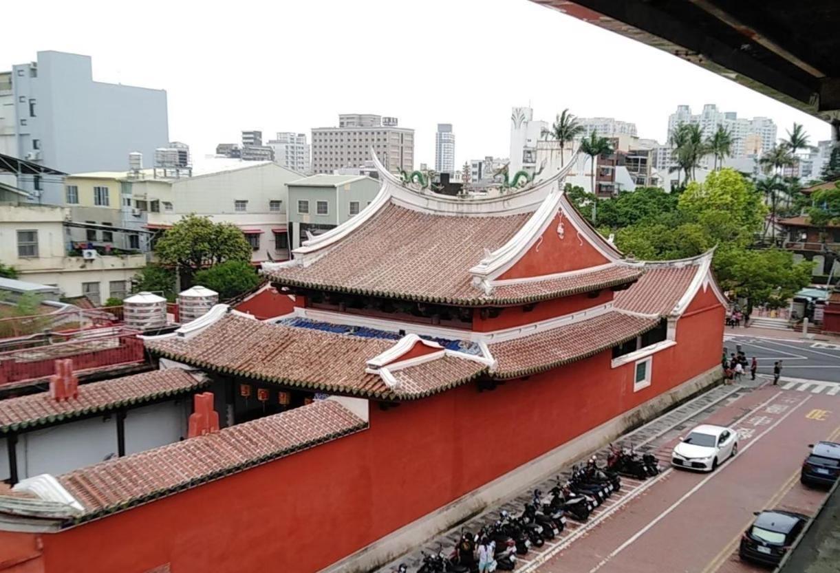 Temple Side Hostel Tainan Luaran gambar