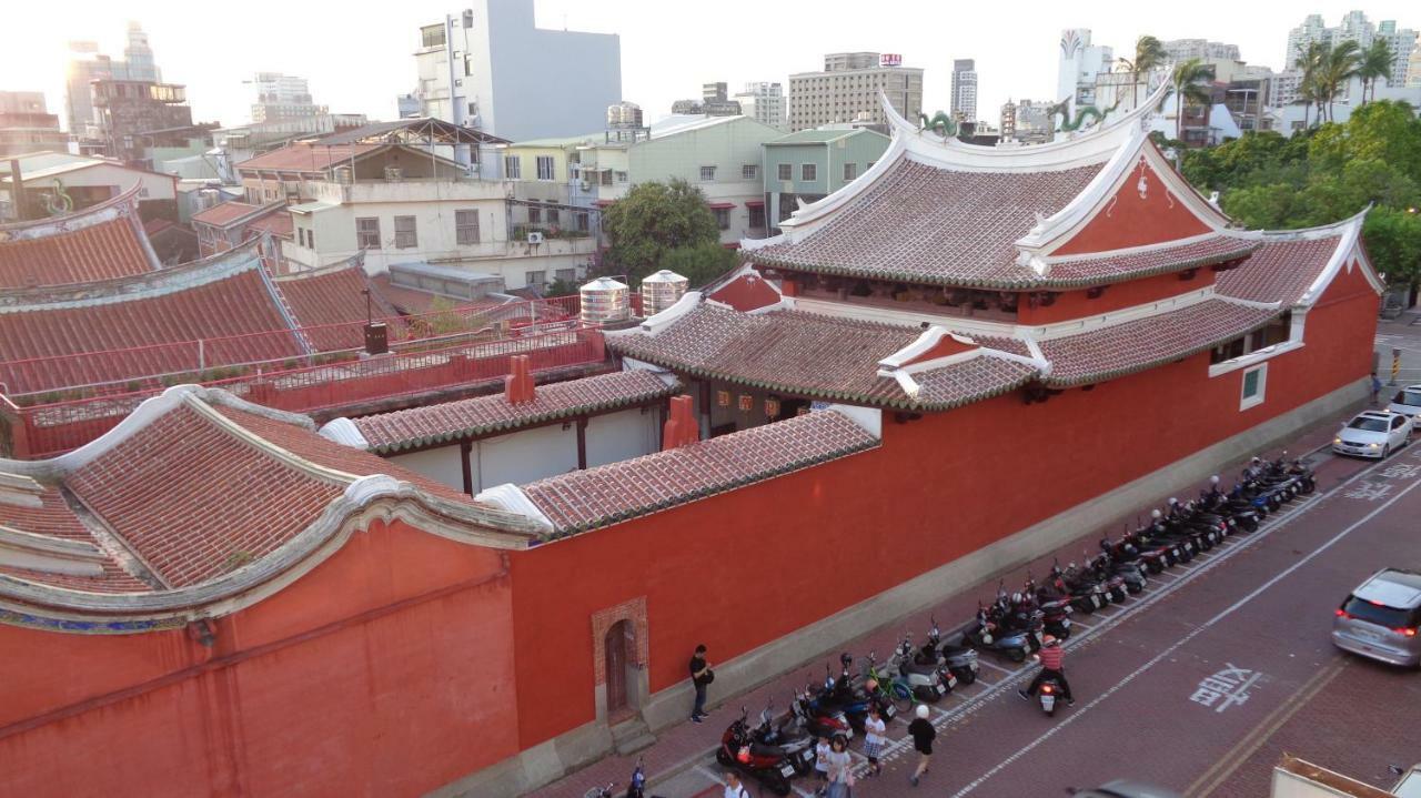 Temple Side Hostel Tainan Luaran gambar