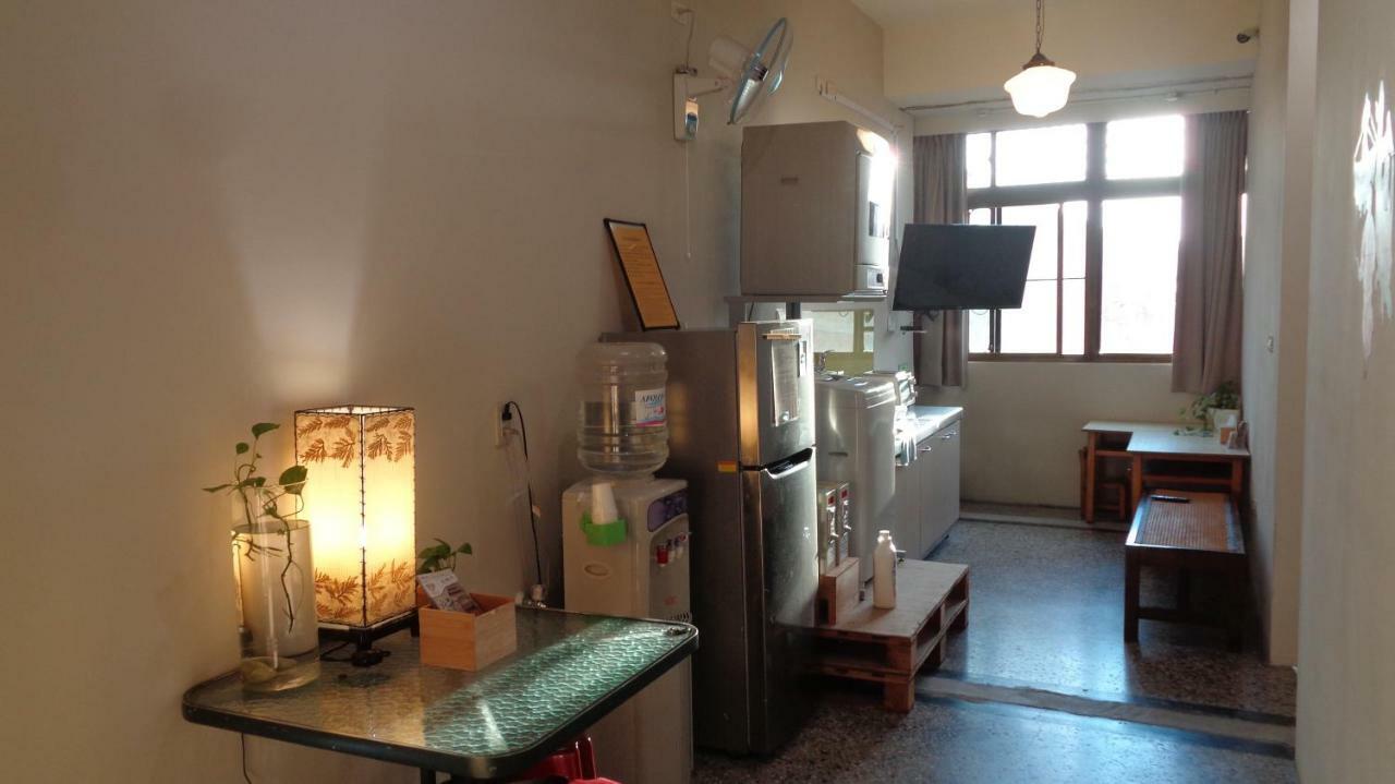 Temple Side Hostel Tainan Luaran gambar