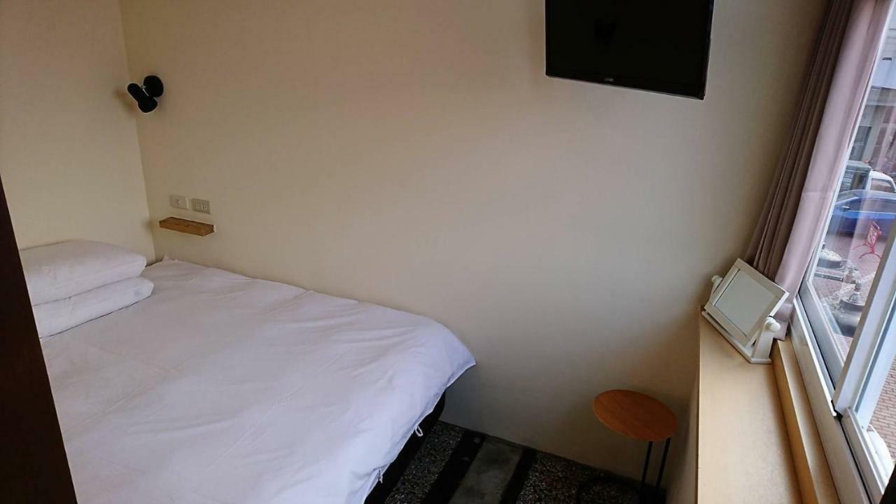 Temple Side Hostel Tainan Luaran gambar