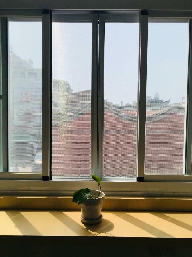 Temple Side Hostel Tainan Luaran gambar