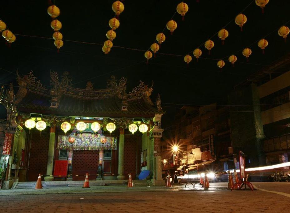 Temple Side Hostel Tainan Luaran gambar